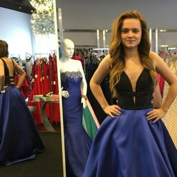 Royal blue and black prom dress.  Fits size 2. - Picture 1 of 3